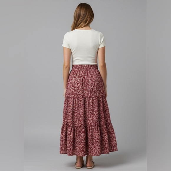 Red Boho Floral Print Tiered Ruched Skirt - Picture 3 of 10